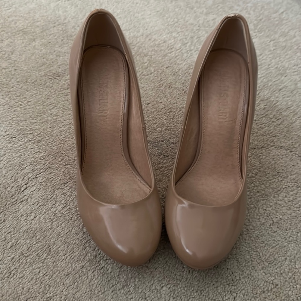Colin Stuart beige heals. Worn only once.
